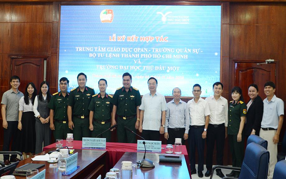 Signing Ceremony of Cooperation Agreement on National Defense Education Training between Thu Dau Mot University and the Military School – Ho Chi Minh City Command